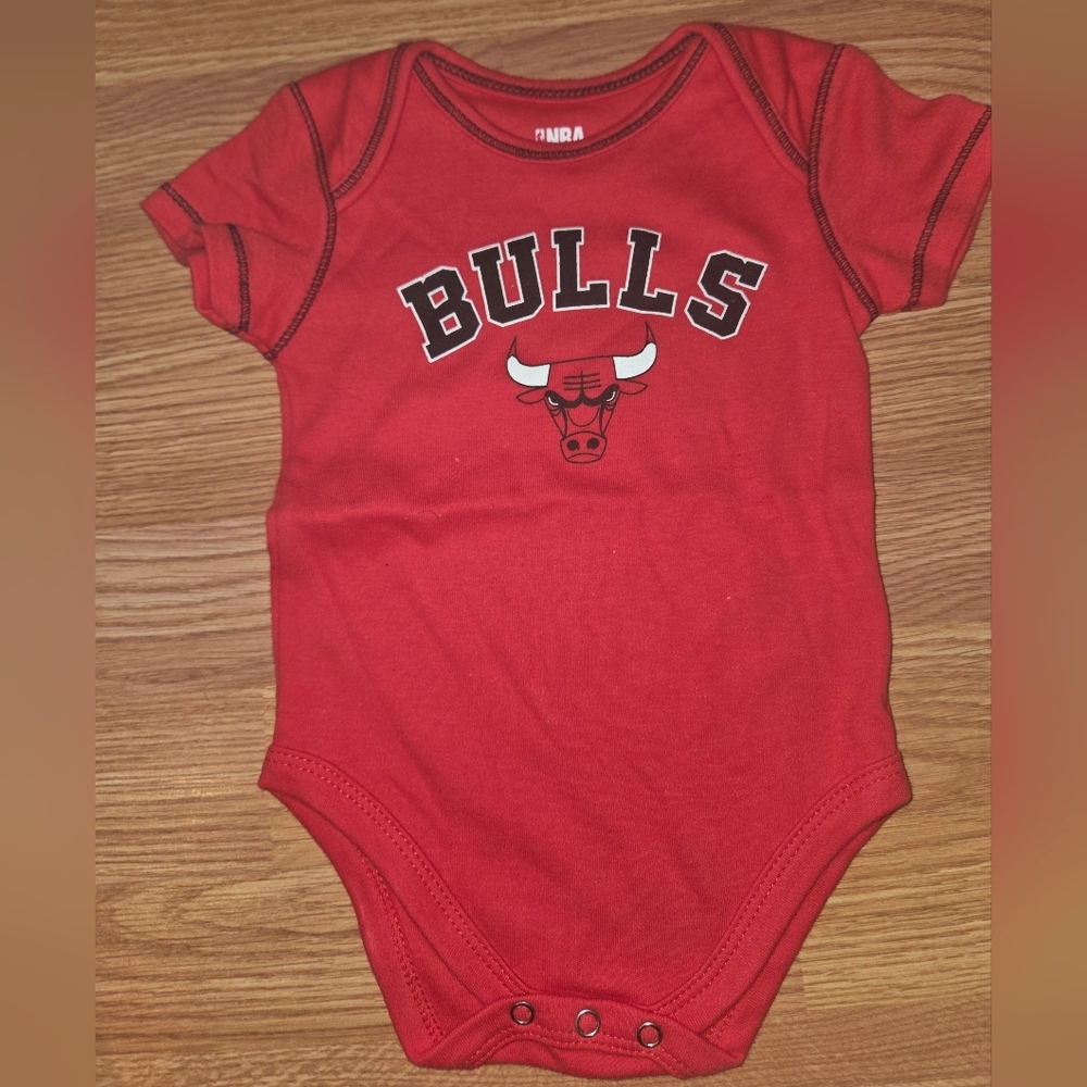 NBA Chicago Bulls Baby Bodysuit 6-9 Months 1PC NEW Basetball Fan Red